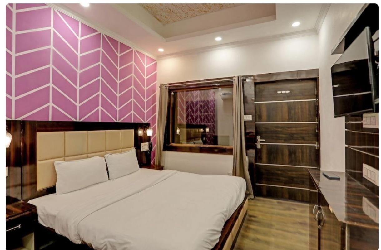 Madpackers Khajuraho Hostel Buitenkant foto